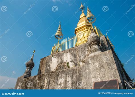 Die Vergoldete Stupa - Eine Ode an die Ewigkeit in Gold und Lasuren!