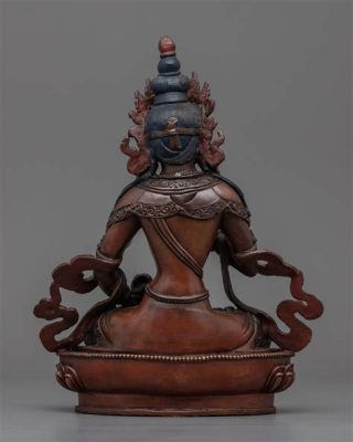  Die Stehende Bodhisattva - Eine Skulptur der Vergänglichkeit und spirituellen Sehnsucht!